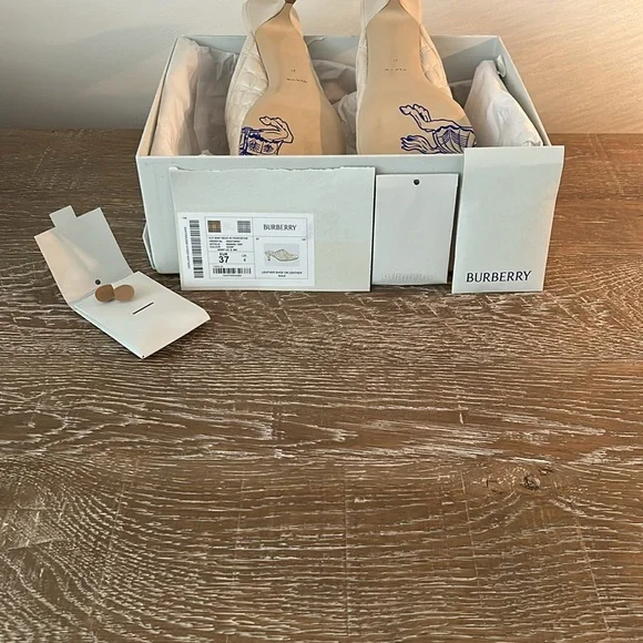 Burberry kitten heel size 37 New - Picture 6 of 11